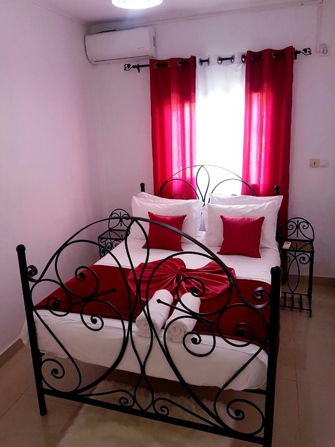 Appartement Makepe Bm 2 Douala Buitenkant foto